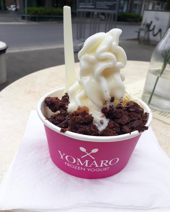 Yomaro Frozen Yogurt